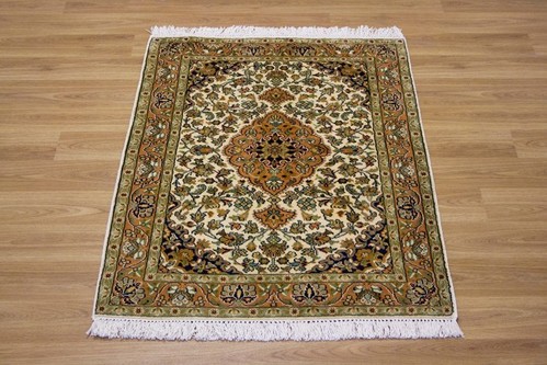 100% Silk Cream Kashmiri Silk Rug KSK006094 .94 x .67 Handknotted in Kashmir with a 5mm pile