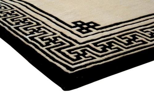100% Wool Black Premier Superwashed Chinese Rug Design Handknotted in China with a 25mm pile Image 3