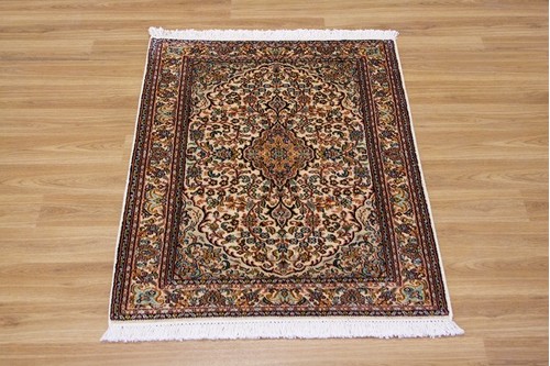 100% Silk Cream Kashmiri Silk Rug KSK006075 .94 x .63 Handknotted in Kashmir with a 5mm pile