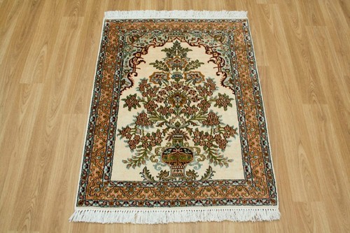 100% Silk Cream Kashmiri Silk Rug KSK006094 91 x 65 Handknotted in Kashmir with a 5mm pile