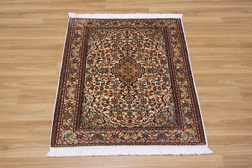 100% Silk Cream Kashmiri Silk Rug KSK006075 .94 x .63 Handknotted in Kashmir with a 5mm pile
