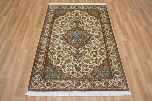 100% Silk Cream Kashmiri Silk Rug KSK013075 155 x 95 Handknotted in Kashmir with a 5mm pile