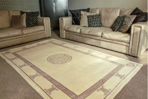 100% Wool Cream Premier Superwashed Chinese Rug Design Handknotted in China with a 25mm pile