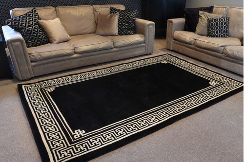 100% Wool Black Premier Superwashed Chinese Rug Design Handknotted in China with a 25mm pile